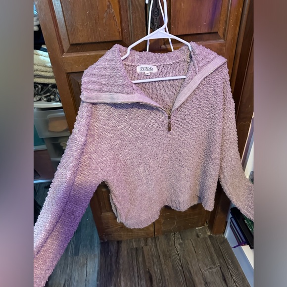 this sweater/half zip is from listicle it is a size medium - Picture 1 of 1
